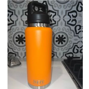 Yeti Rambler 36 oz King Crab used once Excellent condition 🙌🏻